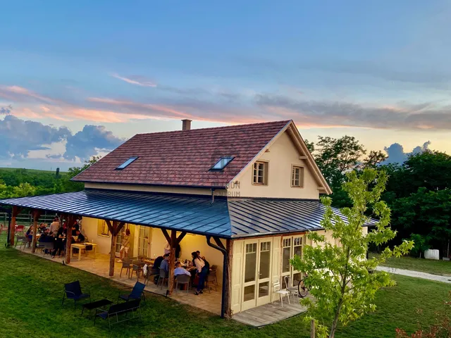 Eladó ház Balatonlelle 202 nm