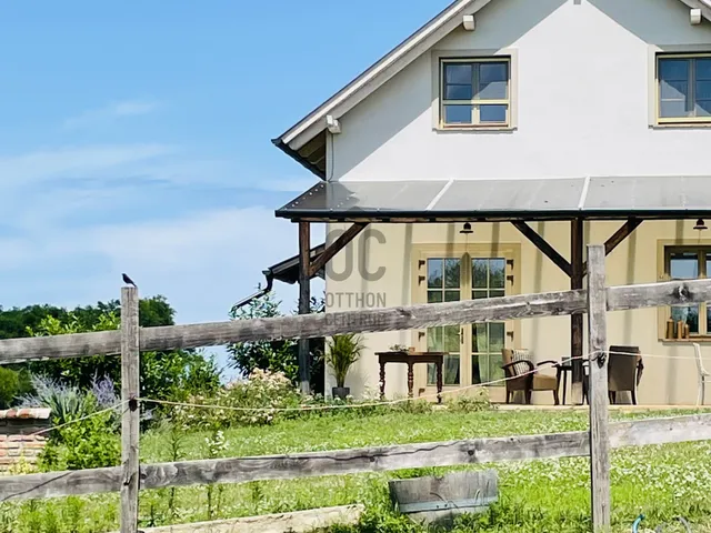 Eladó ház Balatonlelle 202 nm