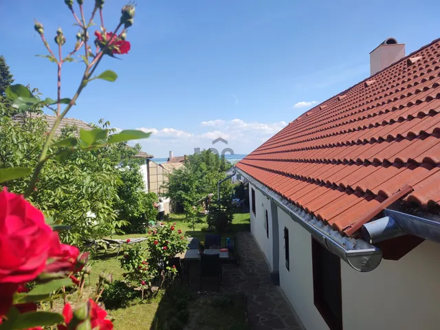 Eladó üdülő és hétvégi ház Balatonszepezd 190 nm