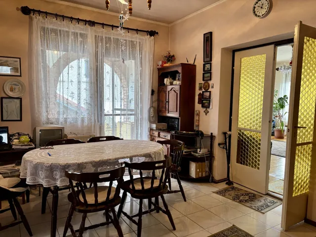 Eladó ház Budapest XVI. kerület, Rákosszentmihály 275 nm