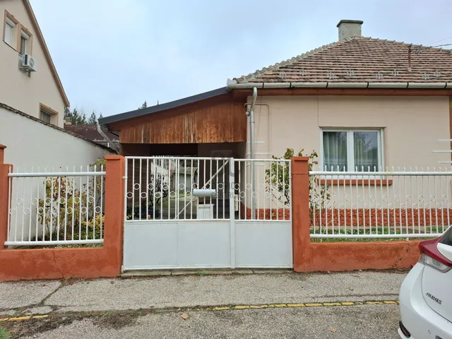 Eladó ház Budapest XXI. kerület, Királyerdő 54 nm