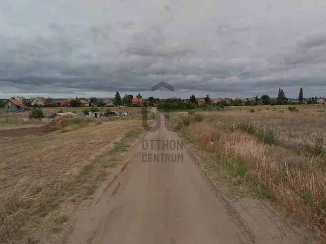 Eladó telek Csömör 2085 nm