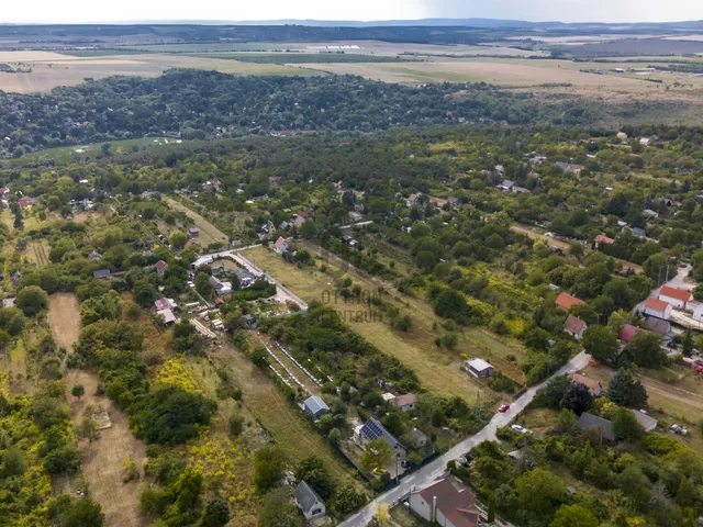 Eladó telek Biatorbágy 2089 nm