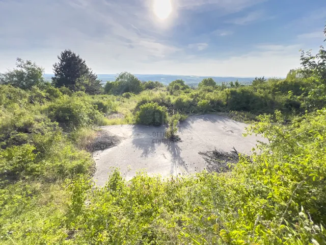 Eladó telek Sóskút 2500 nm