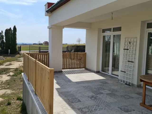 Eladó ház Cserszegtomaj 190 nm