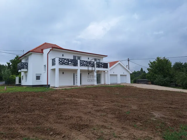 Eladó ház Cserszegtomaj 220 nm