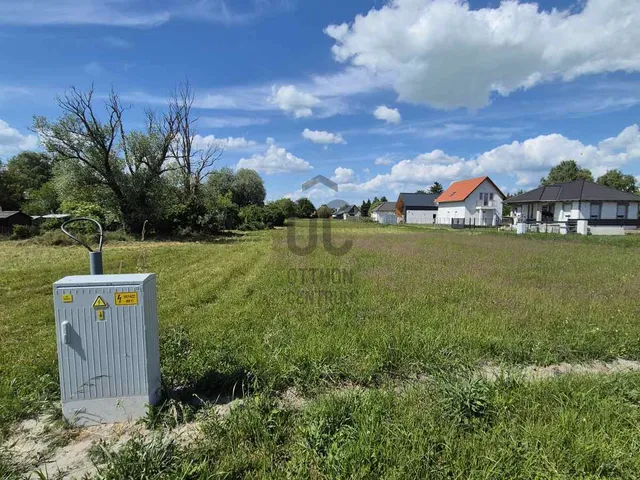 Eladó telek Balatonkeresztúr 576 nm
