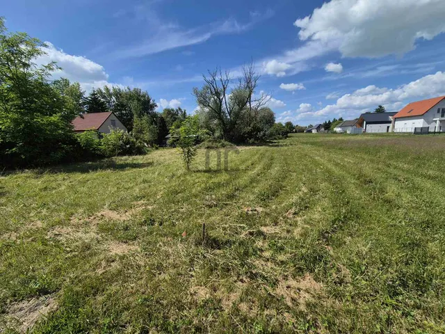 Eladó telek Balatonkeresztúr 510 nm