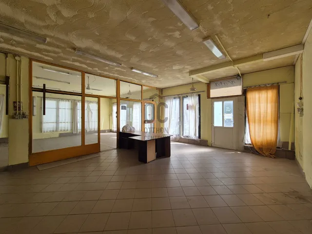 Eladó kereskedelmi és ipari ingatlan Keszthely 199 nm
