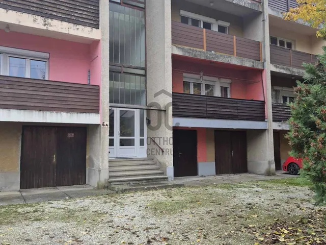 Eladó garázs Keszthely 17 nm