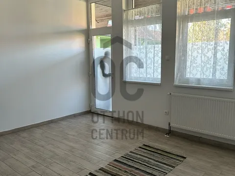 Eladó kereskedelmi és ipari ingatlan Keszthely 42 nm