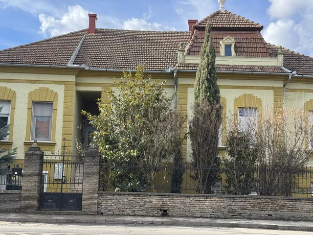 Eladó ház Keszthely 250 nm