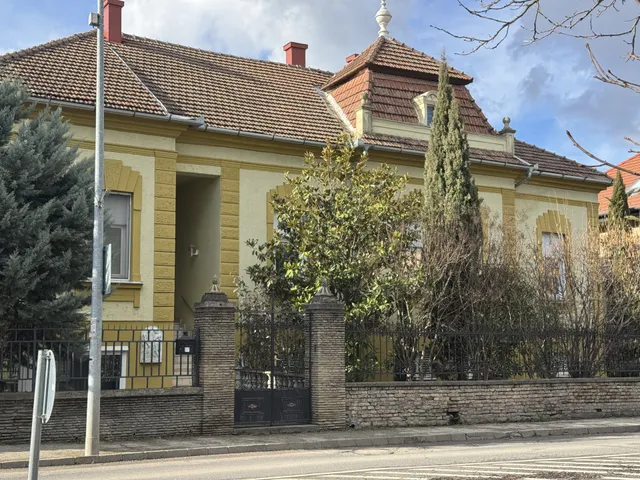 Eladó ház Keszthely 250 nm