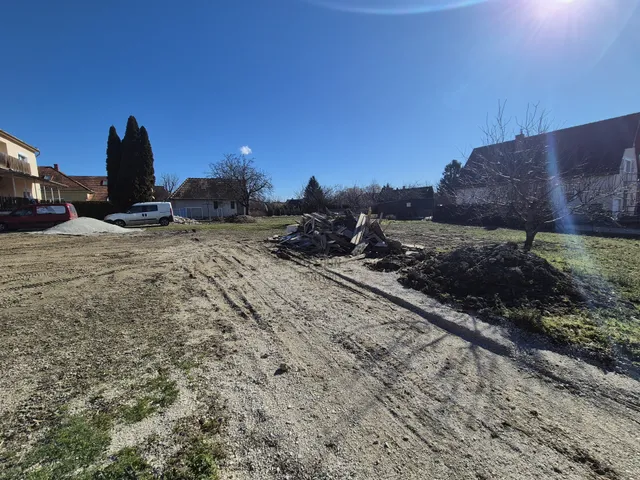 Eladó telek Gyenesdiás 929 nm