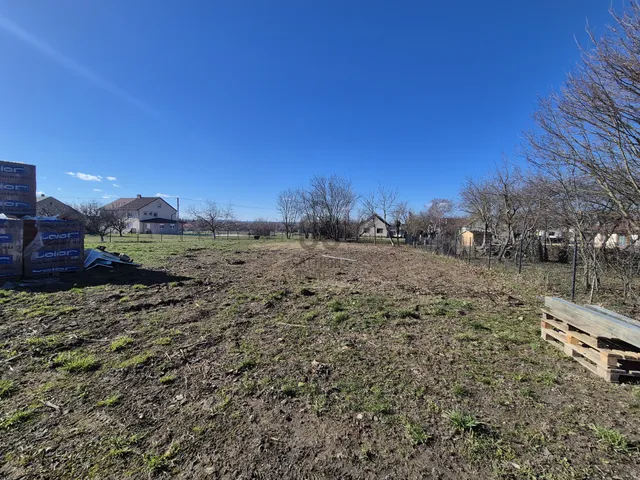 Eladó telek Gyenesdiás 833 nm