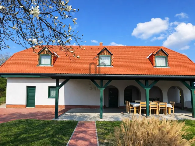 Eladó ház Cserszegtomaj 220 nm