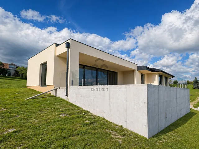 Eladó ház Cserszegtomaj 260 nm