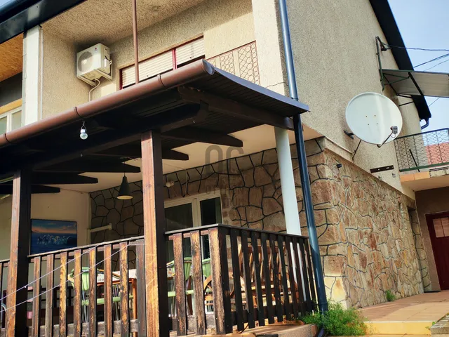 Eladó nyaraló Vonyarcvashegy 80 nm