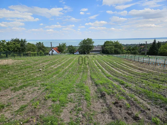 Eladó telek Balatongyörök 2706 nm