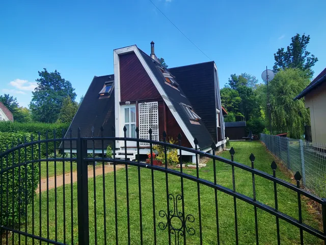 Eladó nyaraló Balatonberény 80 nm