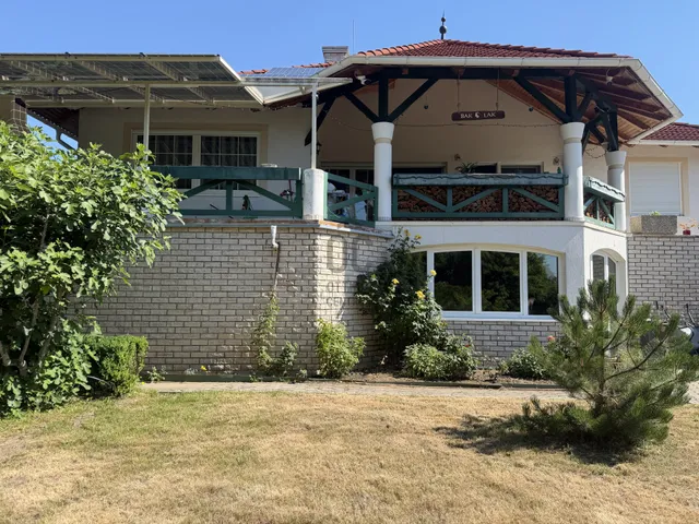 Eladó ház Vonyarcvashegy 375 nm