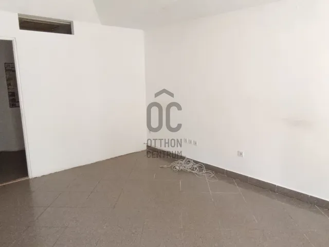 Eladó kereskedelmi és ipari ingatlan Keszthely 40 nm