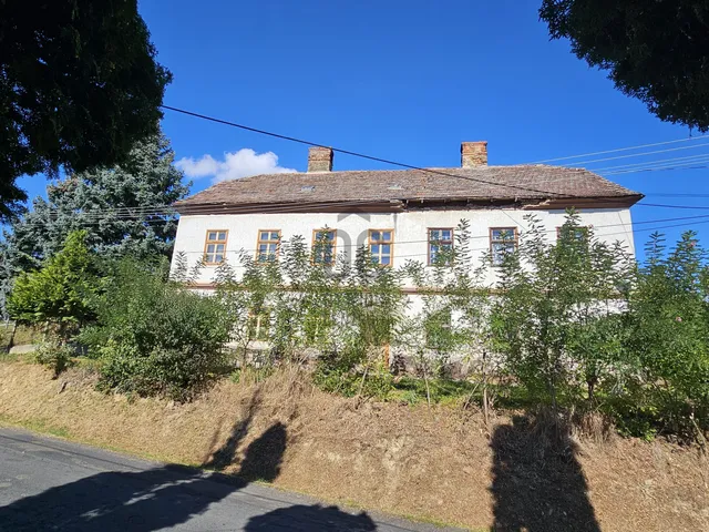 Eladó ház Egeraracsa 220 nm