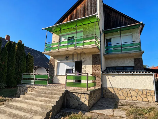 Eladó ház Vonyarcvashegy 180 nm