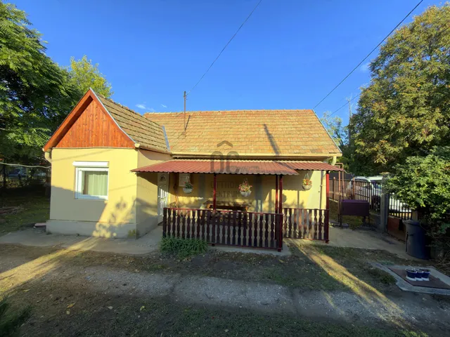 Eladó ház Erdőkertes, Kígyóstó utca 74 nm