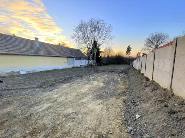 Eladó telek Őrbottyán 727 nm