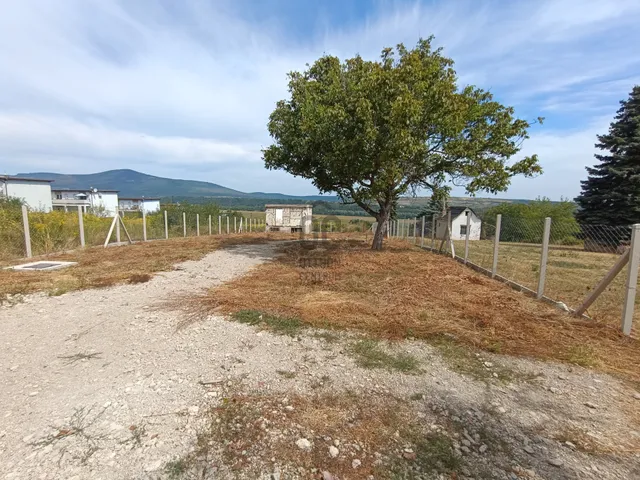 Eladó telek Vác, Törökhegy 2339 nm