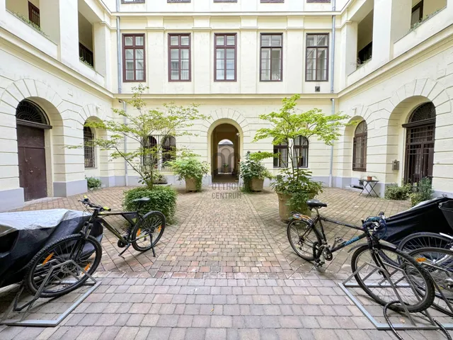 Kiadó lakás Budapest V. kerület, Lipótváros 138 nm