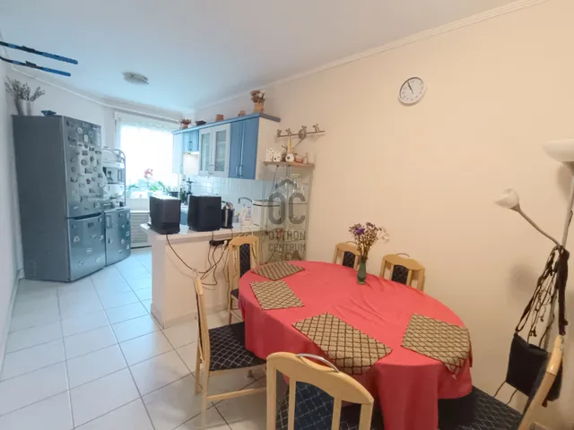 Eladó lakás Vác, Kisvác 71 nm