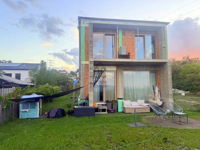 Eladó ház Vác, Törökhegy, Basa köz 160 nm