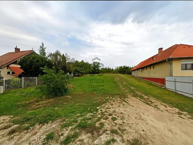 Eladó telek Őrbottyán 1000 nm