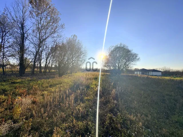 Eladó telek Szada 1500 nm