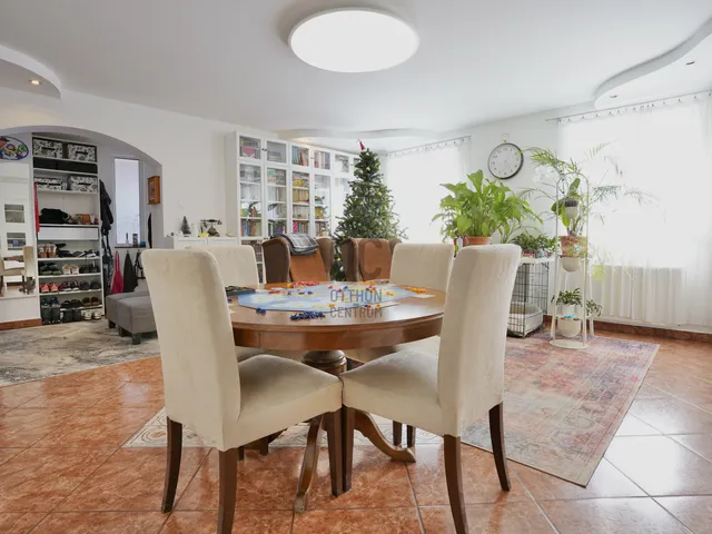 Eladó ház Vác, Máriaudvar 155 nm