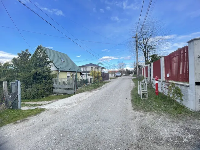 Eladó telek Mogyoród 794 nm