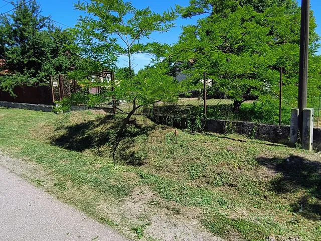 Eladó telek Tura 800 nm