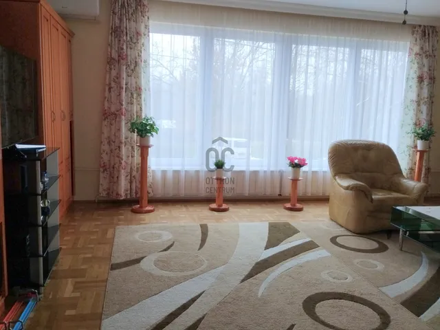 Eladó ház Fót 268 nm