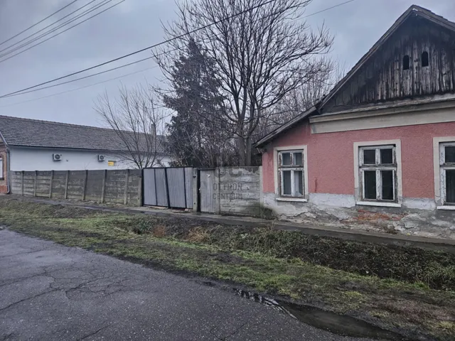 Eladó telek Orosháza 100 nm