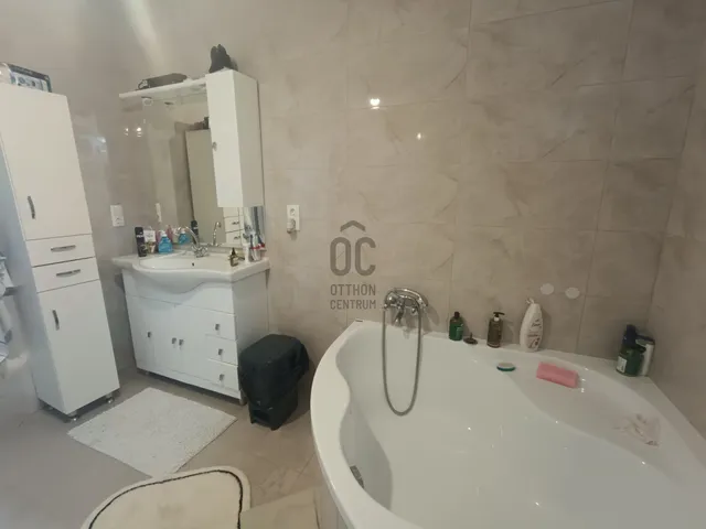 Eladó ház Kartal 260 nm