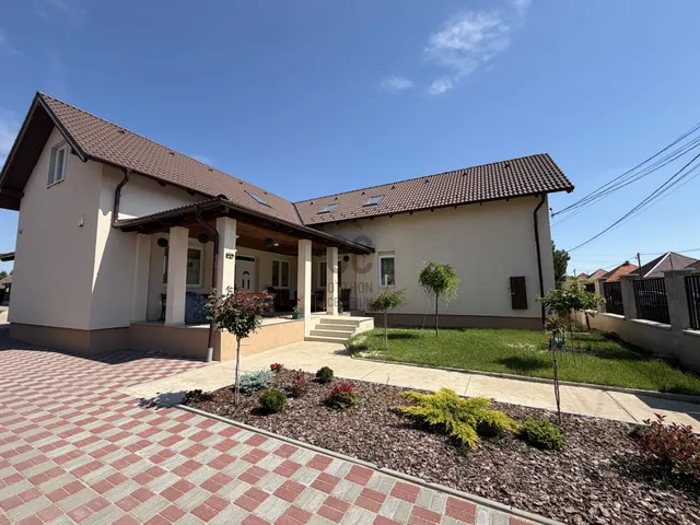 Eladó ház Kartal 260 nm