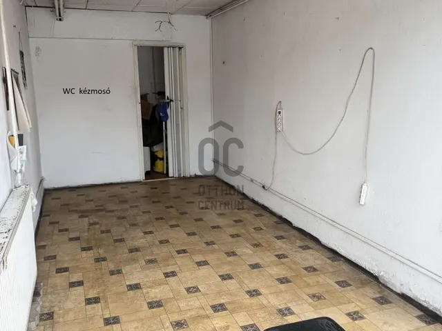 Eladó garázs Budapest IV. kerület, Káposztásmegyer 13 nm