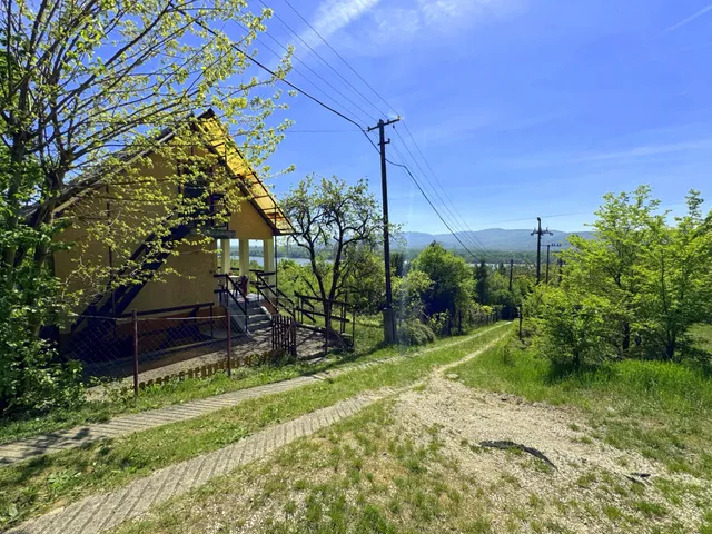 Eladó üdülő és hétvégi ház Verőce, Fenyves 26 nm