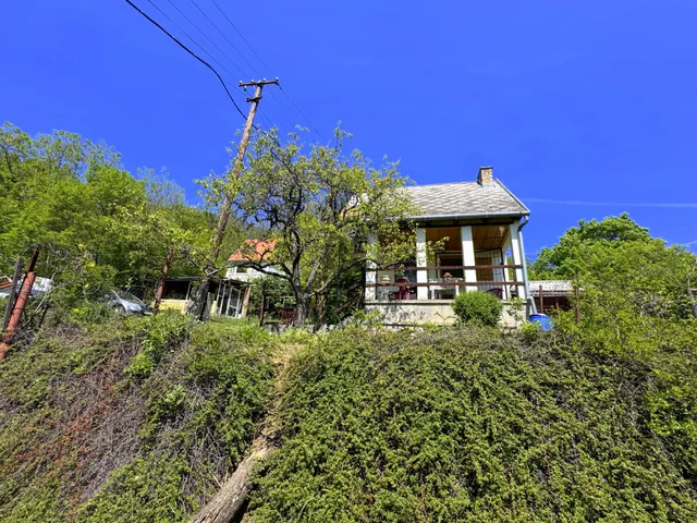 Eladó üdülő és hétvégi ház Verőce, Fenyves 26 nm