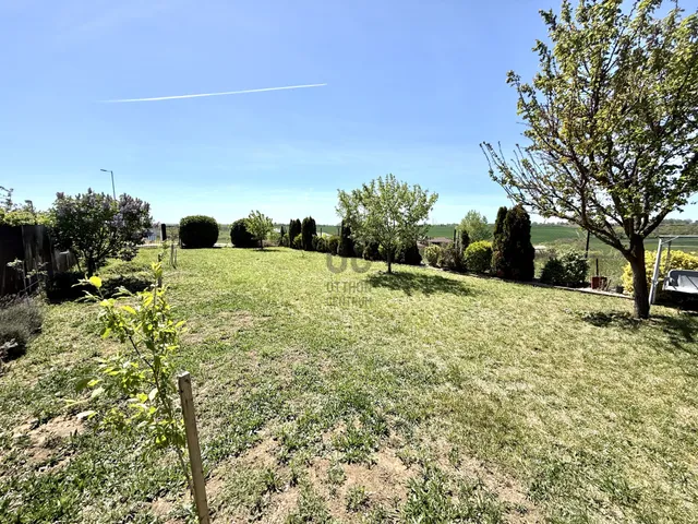 Eladó telek Pécel 298 nm