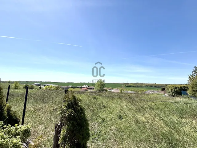 Eladó telek Pécel 298 nm