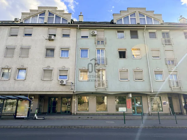 Eladó kereskedelmi és ipari ingatlan Budapest XV. kerület, Rákospalota 38 nm