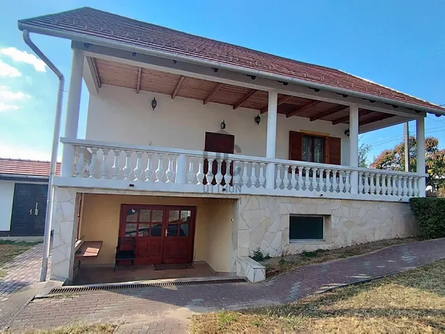 Eladó ház Veresegyház, Öreghegy 140 nm